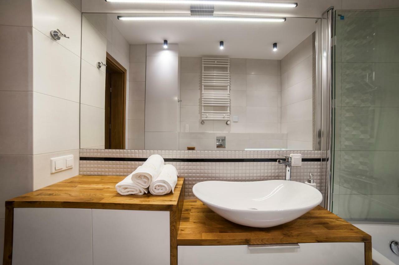Urban Apart Uniejow Apartment Екстериор снимка