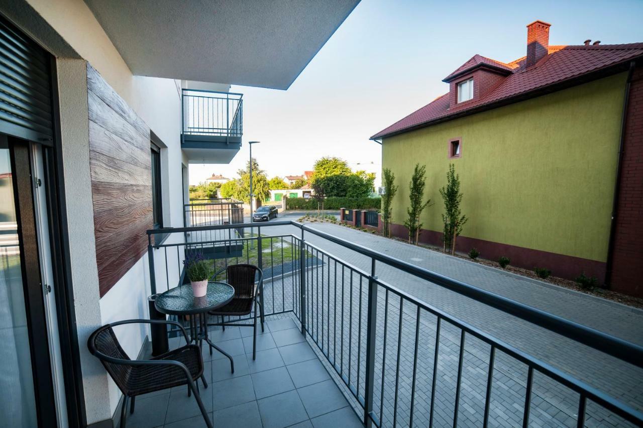 Urban Apart Uniejow Apartment Екстериор снимка