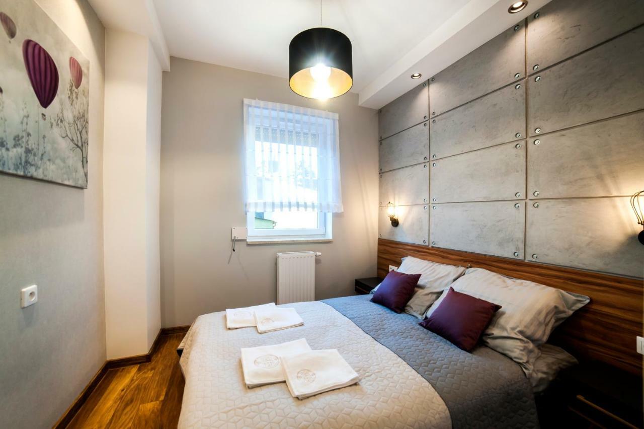 Urban Apart Uniejow Apartment Екстериор снимка