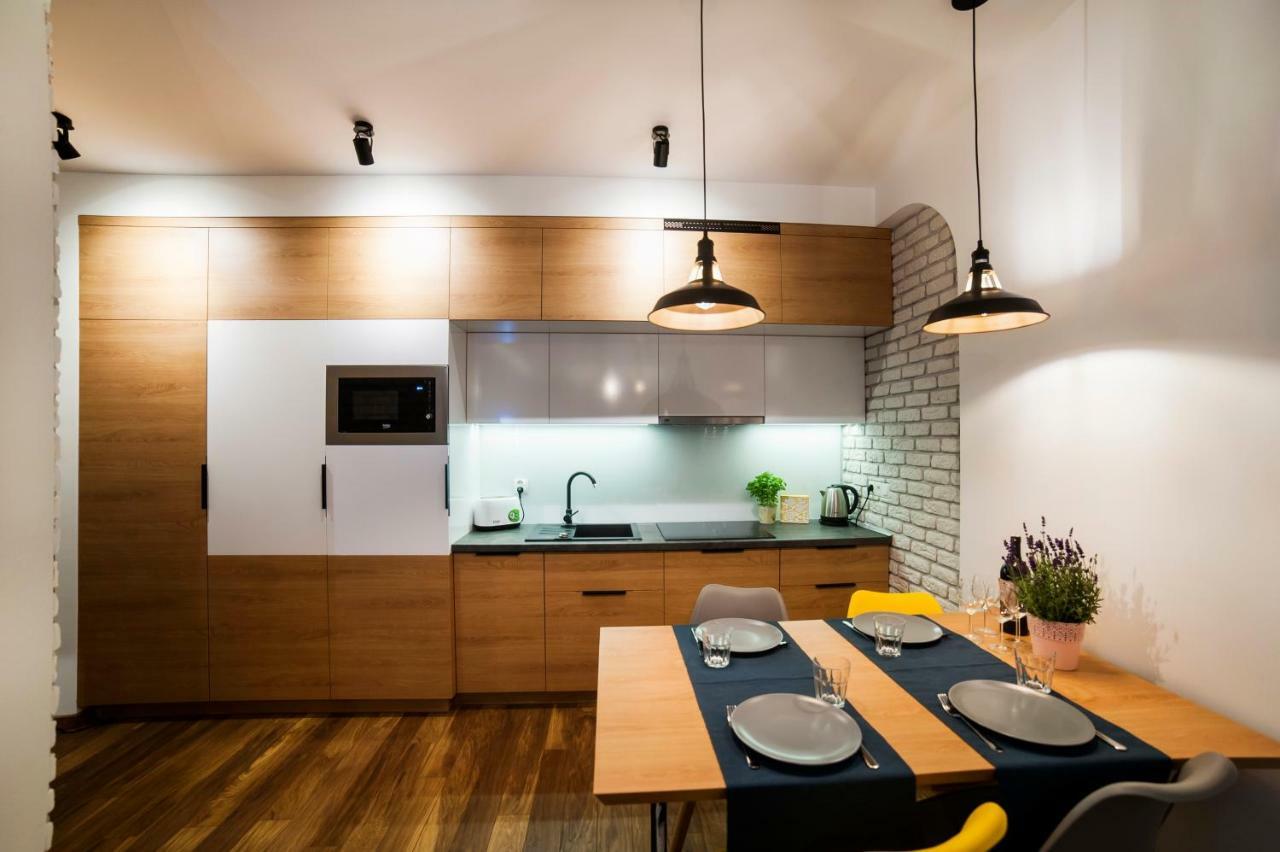 Urban Apart Uniejow Apartment Екстериор снимка